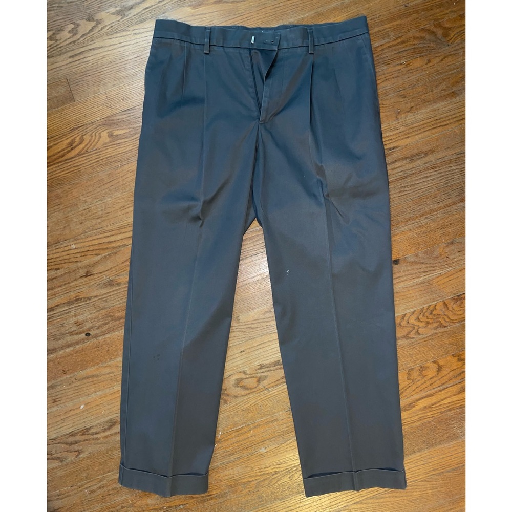 Dockers classic fit D3 navy khaki pants. Waist 34 length 30